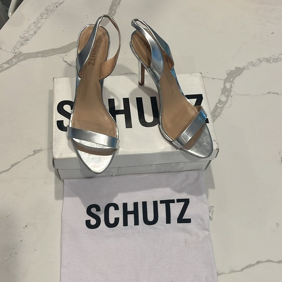 Schutz silver heels - Picture 8 of 10